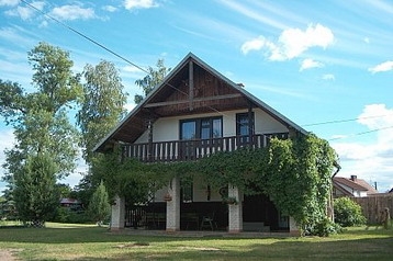Polonia Chata Maldanin, Exterior